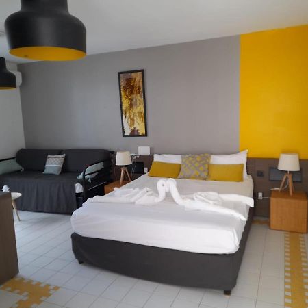 Studio 25 M Manganao Joela 4 Personnes Avec Machine A Laver (Adults Only) Saint-Francois  Exterior photo