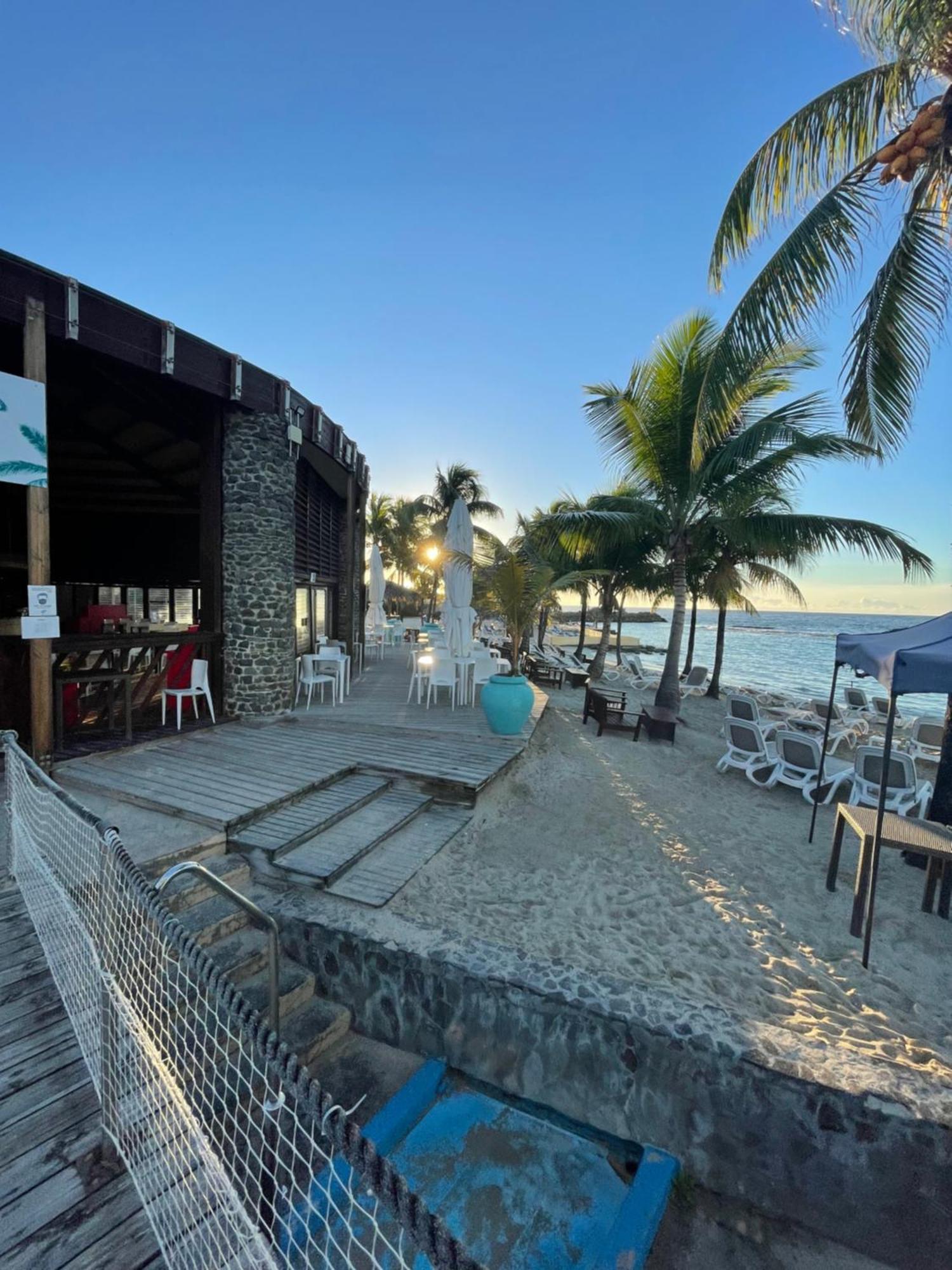 Studio 25 M Manganao Joela 4 Personnes Avec Machine A Laver (Adults Only) Saint-Francois  Exterior photo